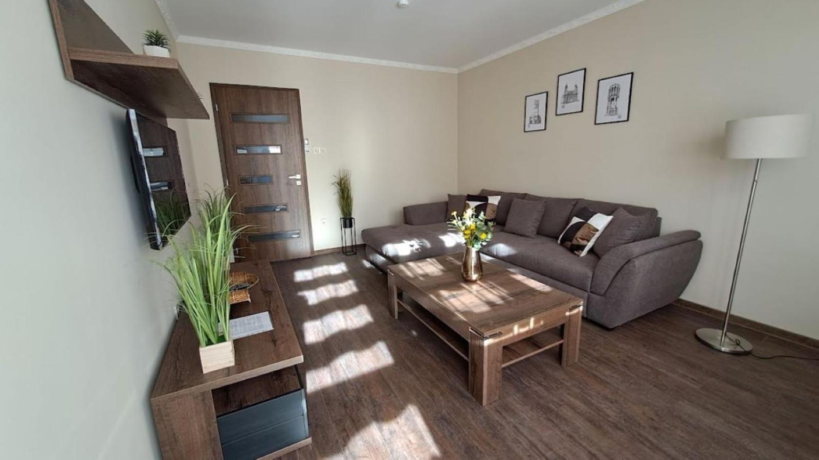 Szilfak City Apartman Hajdúszoboszló Buitenkant foto
