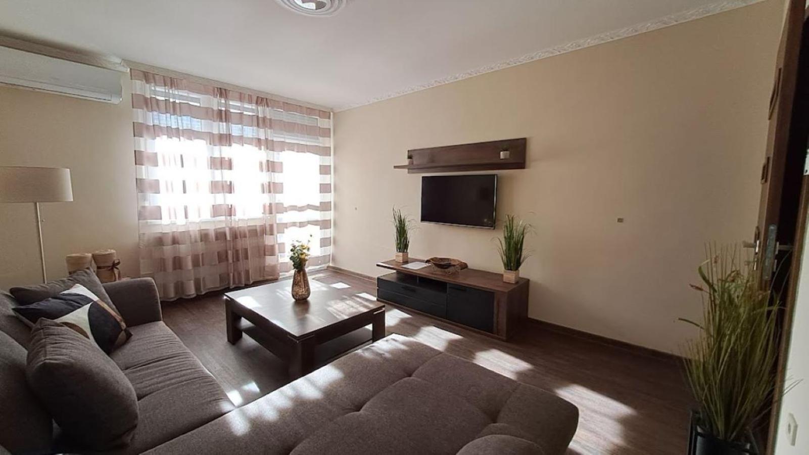 Szilfak City Apartman Hajdúszoboszló Buitenkant foto
