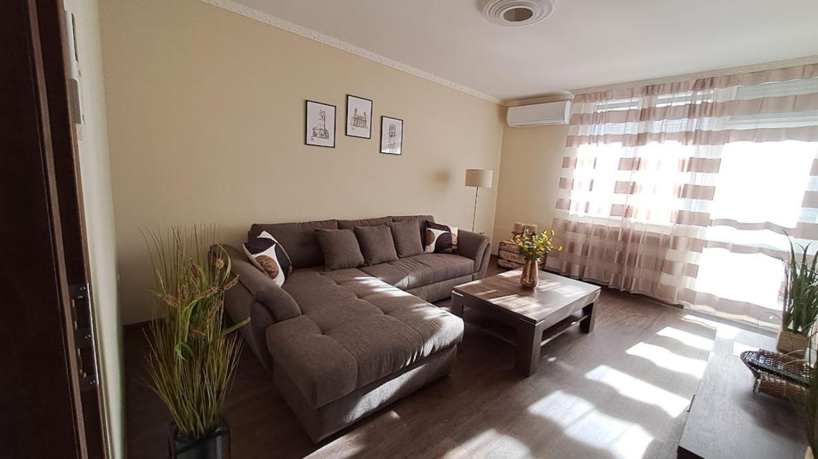 Szilfak City Apartman Hajdúszoboszló Buitenkant foto