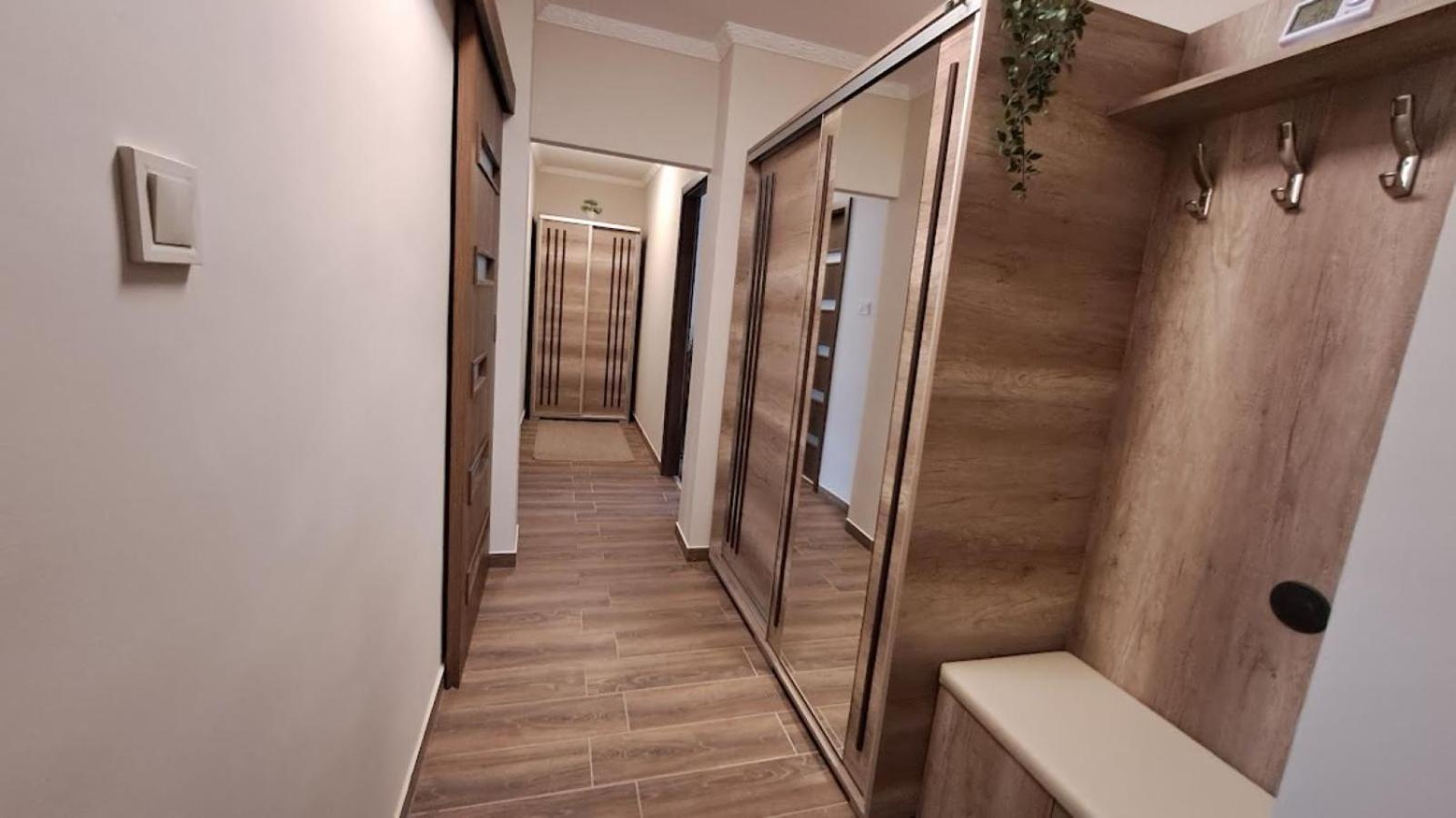 Szilfak City Apartman Hajdúszoboszló Buitenkant foto